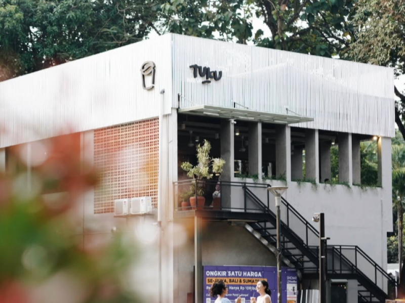 Why Kopi Tuku Thrives Without Gimmicks – A Case Study on Authentic Branding